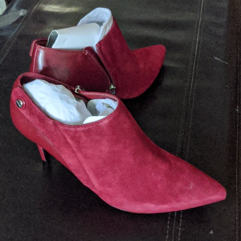 Calvin Klein Gara Red